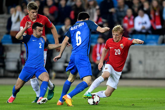 Gara Garayev and Badavi Hüseynov of Azerbaijan compete for