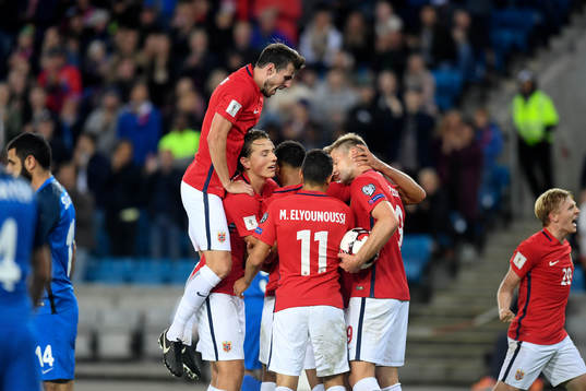Haitam Aleesami of Norway celebrates with team mates