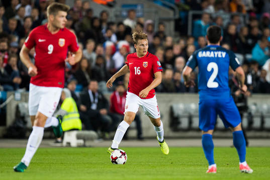 Alexander Sørloth and Jonas Svensson of Norway