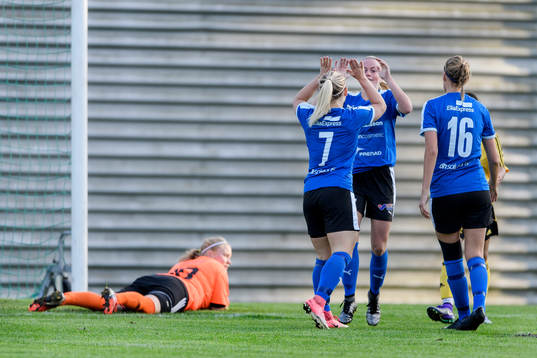 Halmstads spelare jublar