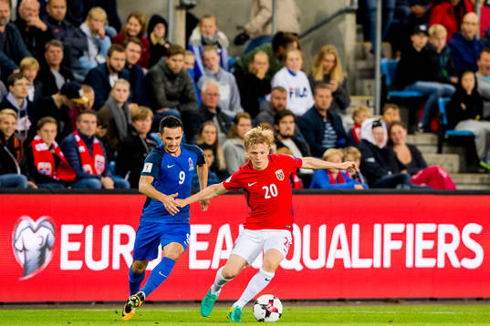 Namik Alasgarov of Azerbaijan and Mats Møller Dæhli of