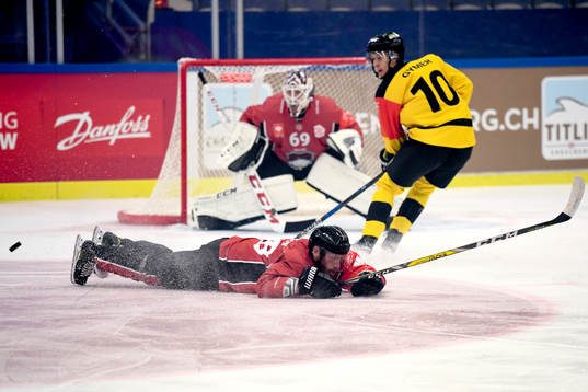 Jens Olsson of Malmö Redhawks