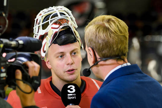 Goalkeeper Oscar Alsenfelt of Malmö Redhawks interviews
