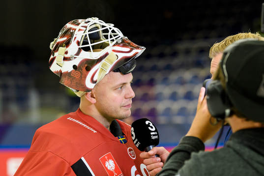 Goalkeeper Oscar Alsenfelt of Malmö Redhawks interviews