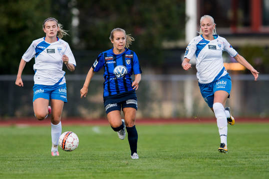Julie Hoff Klæboe of Kolbotn, Mina Kjørum of Stabæk and