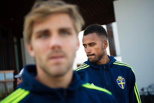 Christoffer Nyman och Isaac Kiese Thelin vid en pressträff