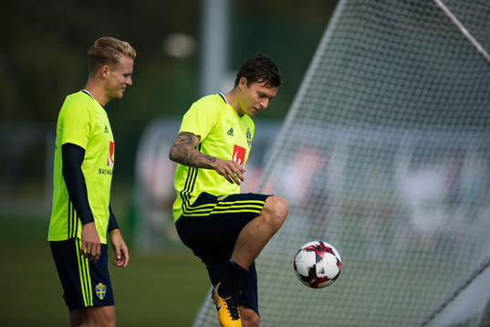 Oscar Hiljemark och Victor Nilsson Lindelöf