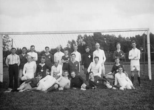 Fotboll, Senior + Junior