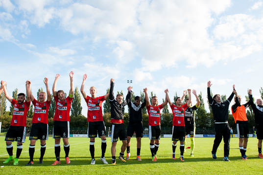 Landskronas spelare jublar