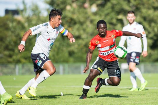 Rosengårds Ali Jasim och Landskronas Thierry Zahiu