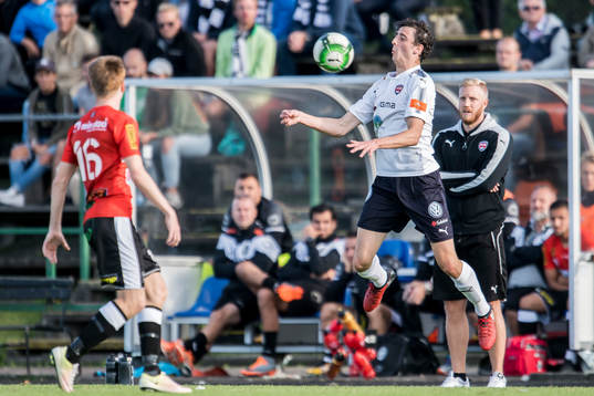 Rosengårds Jetmir Halitiunder fotbollsmatchen i Division 1