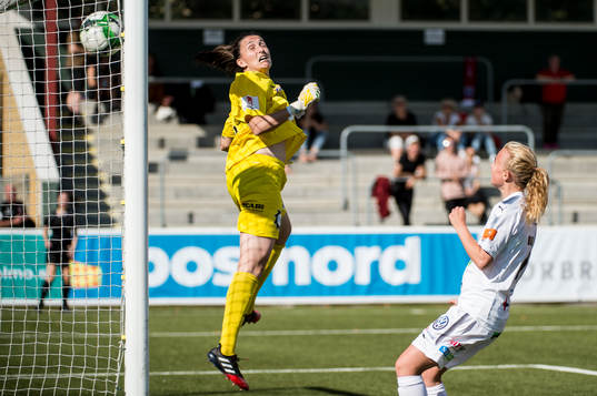 Rosengårds Alexandra Lowe Riley gör 2-0 på Vittsjös