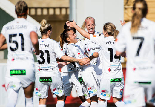 Rosengårds Alexandra Lowe Riley jublar 2-0