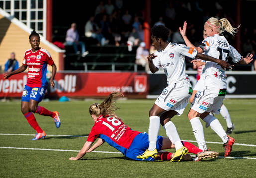 Rosengårds Anita Asante och Caroline Seger fäller
