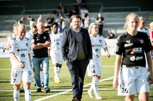 Rosengårds tränare Jack Majgaard Jensen deppar med