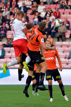 Ulrik Flo of Fredrikstad scores