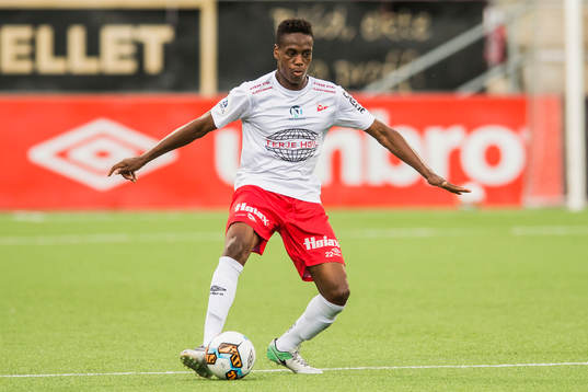 Akinsola Akinyemi of Fredrikstad and Simen Brekkhus of