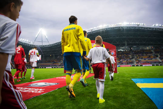 Sveriges Victor Nilsson Lindelöf gör entré till