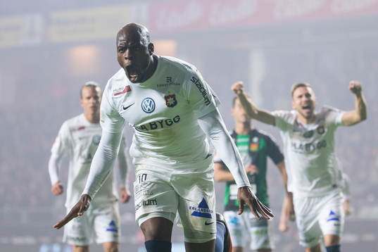 Örgrytes Hakeem Araba jublar