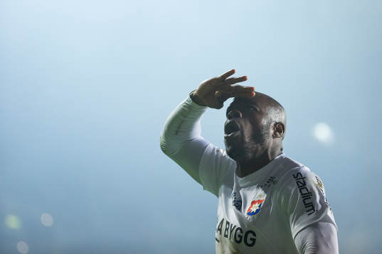 Örgrytes Hakeem Araba jublar