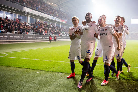Örgrytes Hakeem Araba jublar