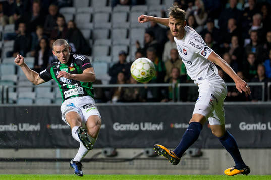 GAIS James Sinclair skjuter ett skott förbi Örgrytes