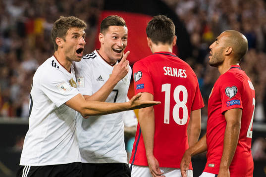 Bläddra bland fler bilder av Football, FIFA World Cup Qualifier, Germany - Norway