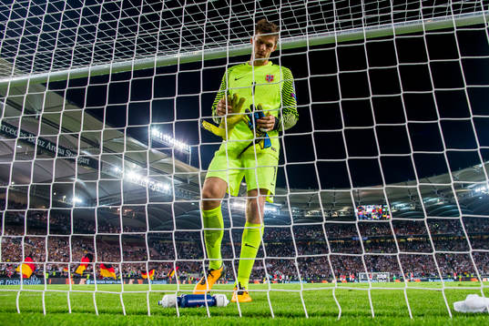 Norway's goalkeeper Rune Almenning Jarstein looks dejected