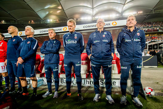 Frode Grodås, goalkeeper coach, Lars Lagerbäck, head