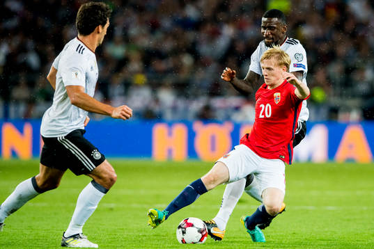 Mats Møller Dæhli of Norway and Antonio Rüdiger of