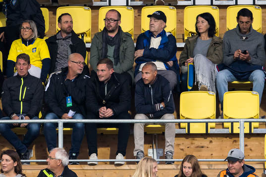 Henrik Larsson på läktaren