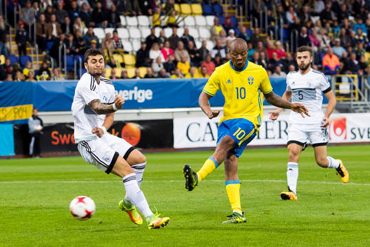 Sveriges Carlos Strandberg gör 1-0