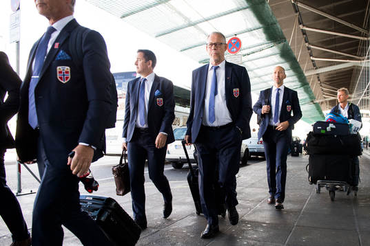 Bläddra bland fler bilder av Football, FIFA World Cup Qualifier, Norway departure