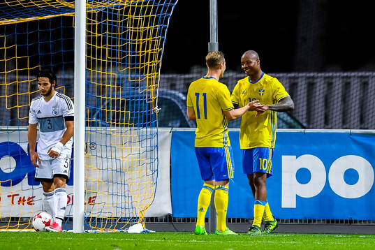 Sveriges Carlos Strandberg och Gustav Engvall jublar