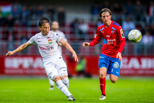 Dalkurds Yukiya Sugita och Helsingborgs Max Svensson