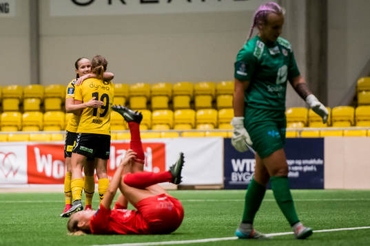 Bläddra bland fler bilder av Football, Toppserien, LSK kvinner - Arna-Bjørnar