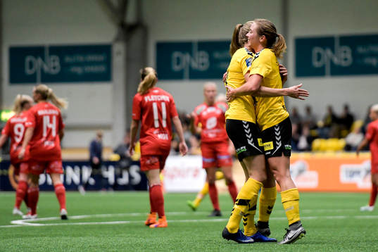 Marte Berget of LSK kvinner celebrates with her teammates