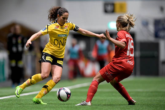 Ingrid Moe Wold of LSK kvinner and Amalie Vevle Eik of