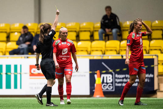 Ingrid Østervold Stenevik of Arna-Bjørnar is shown a