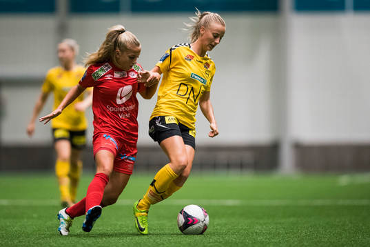 Rikke Bogetveit Nygard of Arna-Bjørnar and Anja