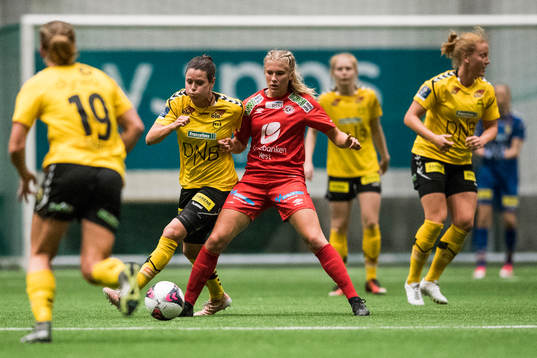Isabell Bachor of LSK kvinner Emilie Nautnes of
