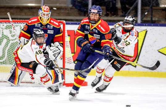 Luleås Nathalie Ferno och Michelle Karvinen och