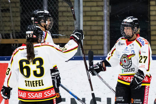 Luleås Anja Stiefel jublar