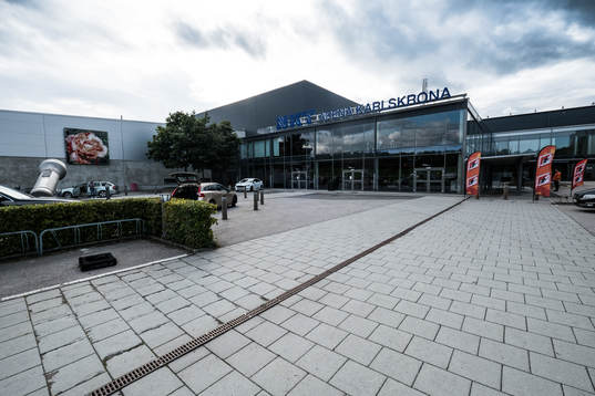 NKT arena exteriört innan träningsmatchen i ishockey