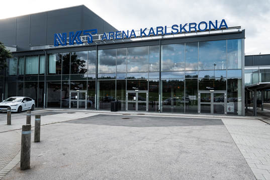 NKT arena exteriört innan träningsmatchen i ishockey