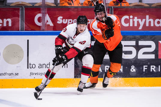 Malmö Redhawks Robin Alvarez och Karlskronas David Printz