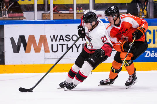 Malmö Redhawks Andy Miele och Karlskronas Henrik Törnqvist