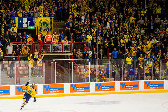 Robin Dahlstrøm of Storhamar celebrates