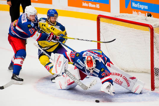 Joachim Sommer Nielsen of Vålerenga, Emil Frøshaug of