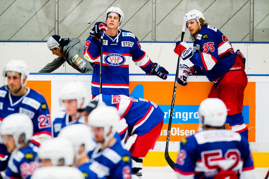Andreas Øksnes and Martin Laumann Ylven of Vålerenga look